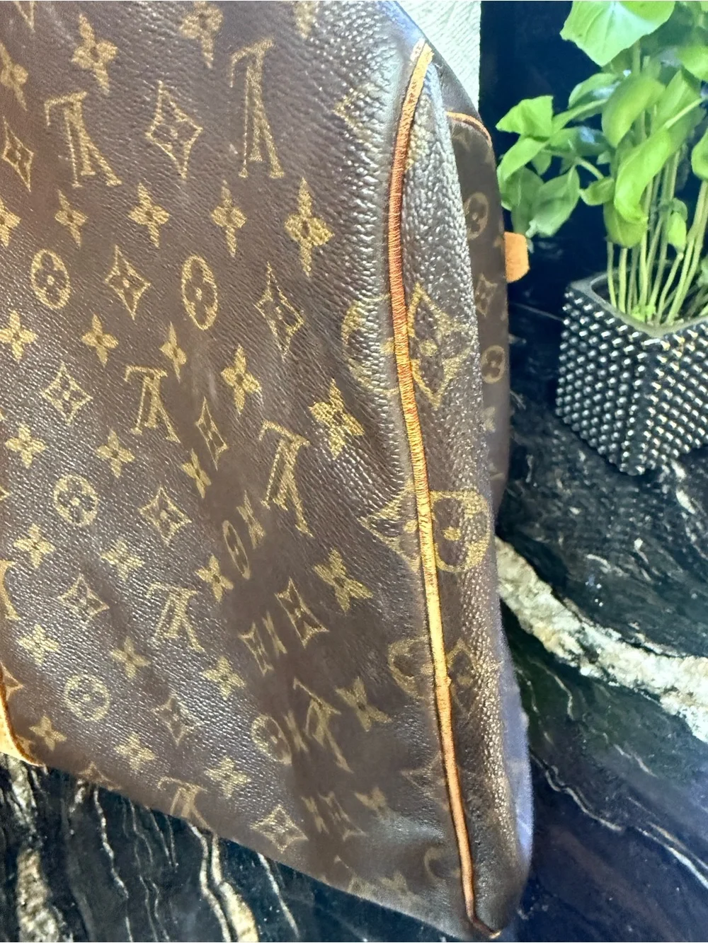 Authentic LOUIS VUITTON large duffel bag traveler tote w/ luggage tag lock